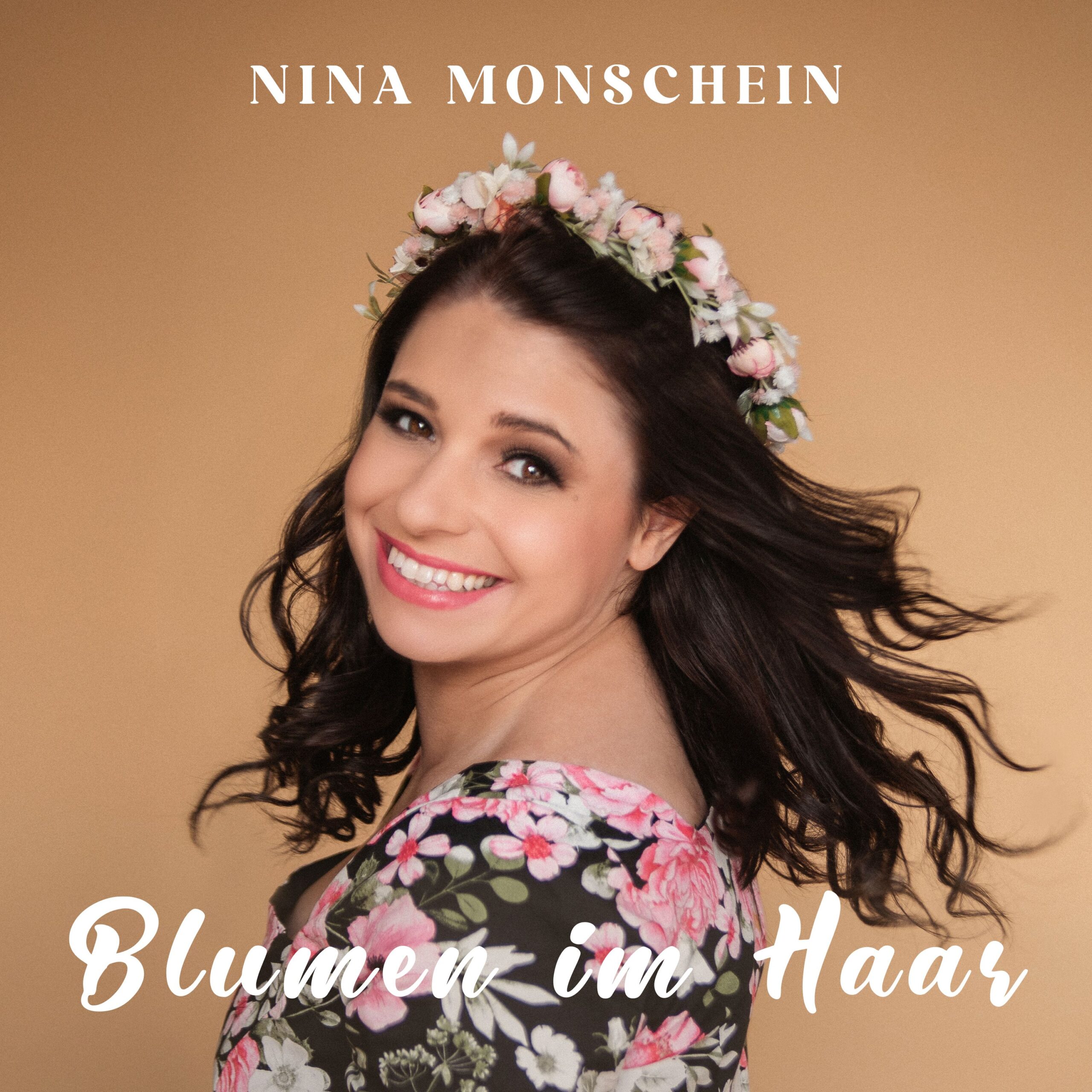 Nina Monschein - Blumen im Haar