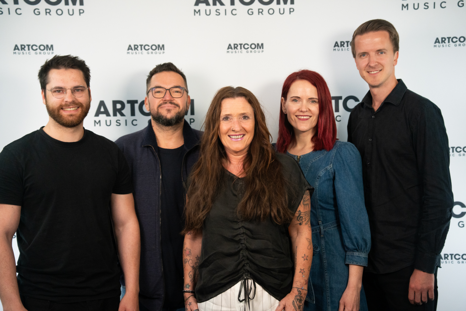 Daniela Alfinito bei Artcom Music Group unter Vertrag